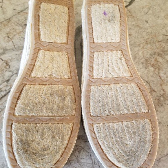 Simply Vera by Vera Wang Women's Cream Espadrilles - Picture 3 of 4